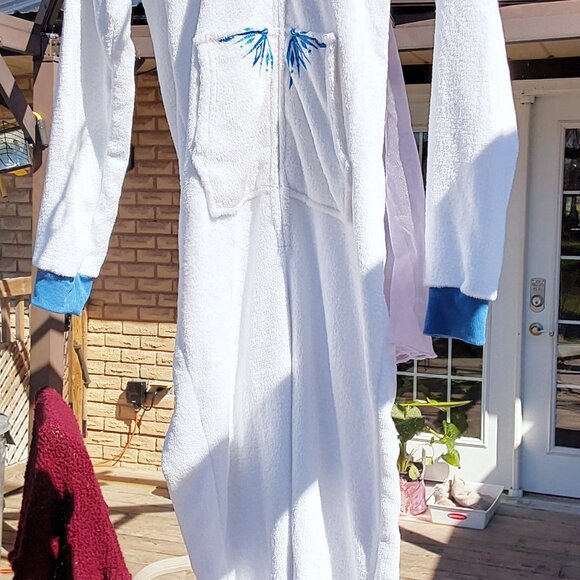 Frozen 2 Elsa and Anna Onsies - Picture 4 of 7